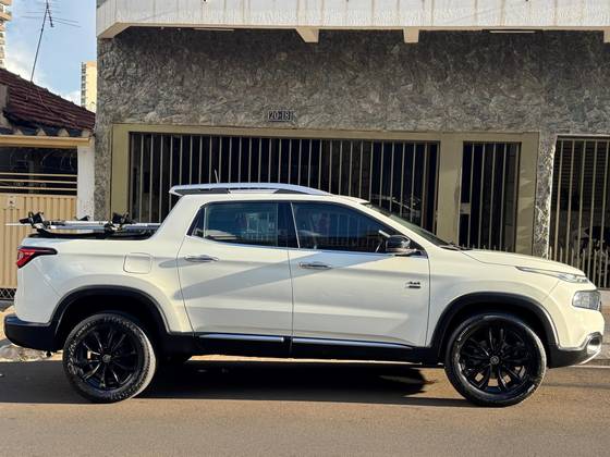 FIAT TORO 2.0 16V TURBO DIESEL VOLCANO 4WD AT9